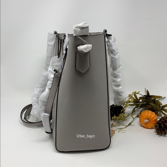 Michael Kors Kimberly Large 3 in 1 Tote - Picture 3 of 16